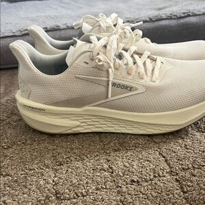 Brooks Ivory Athletic Sneakers